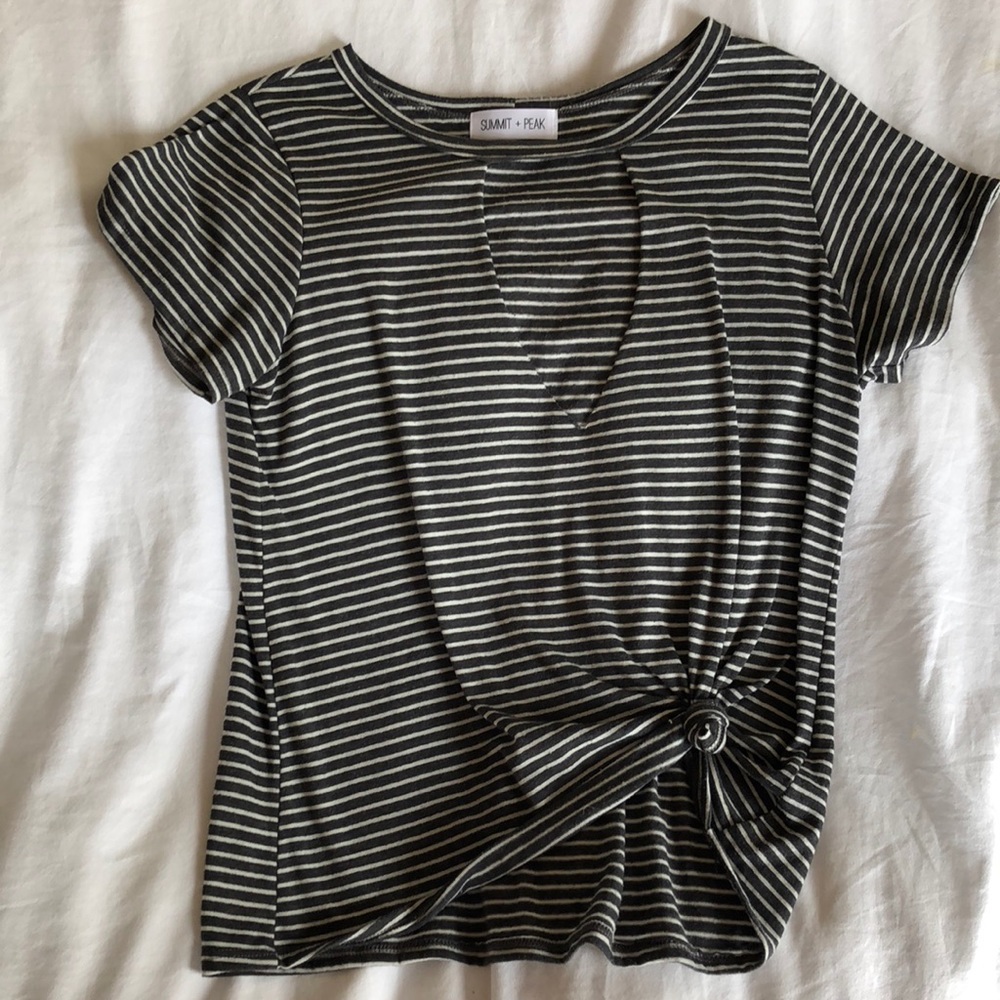 Summit + Peak V Neck Choker Tee